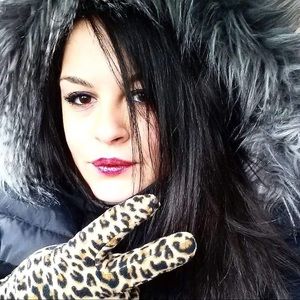 Meet your Posher, Nora